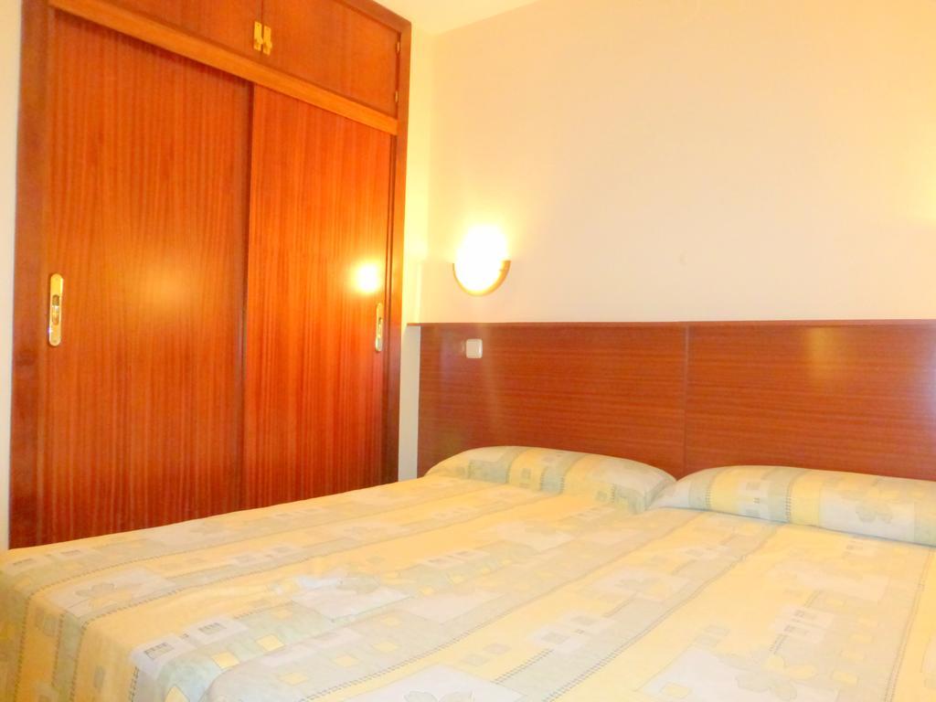 Rentalmar Atlantida Apartamentos Салоу Екстер'єр фото